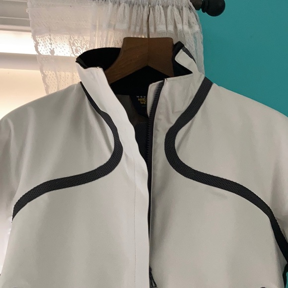 Mountain Hardware Softshell Jacket - Picture 3 of 7